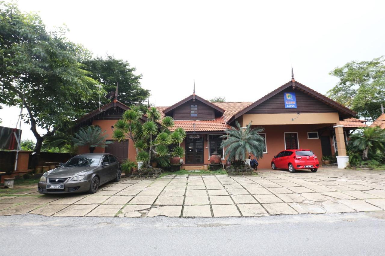 Oyo 89523 Villa Sri Mayang Kuala Terengganu Exterior foto